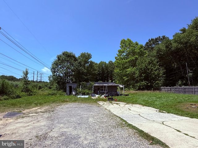 2221 PLEASANT VALLEY RD, Newark, DE 19702
