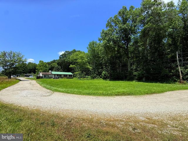 2221 PLEASANT VALLEY RD, Newark, DE 19702