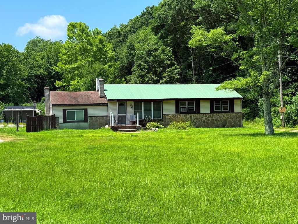 2221 PLEASANT VALLEY RD, Newark, DE 19702