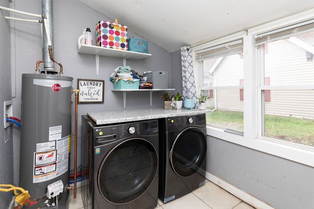 420 9th Street, West Des Moines, IA 50265