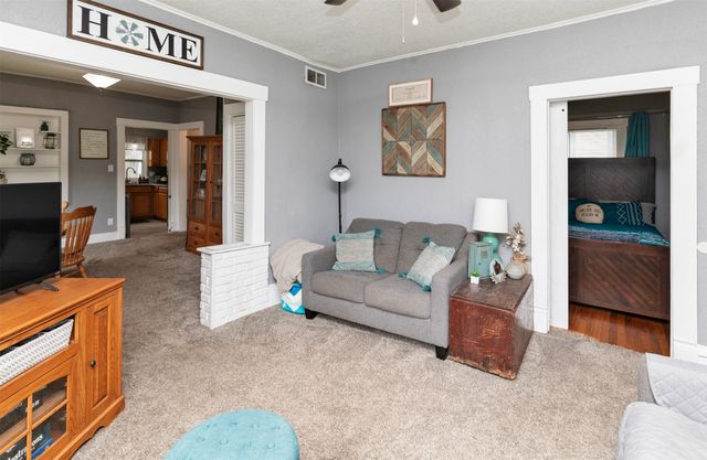 420 9th Street, West Des Moines, IA 50265