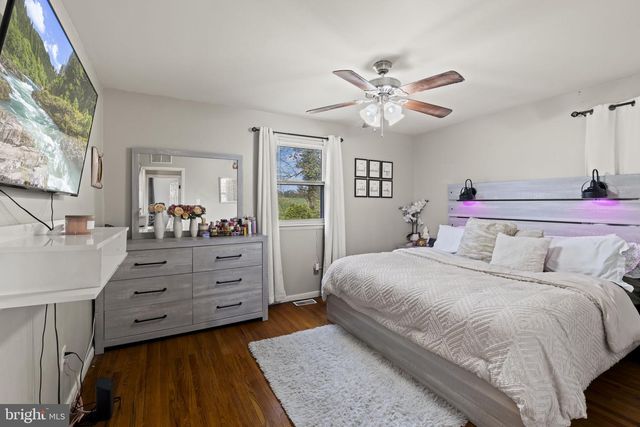 111 E HEMMINGS WAY, Lawnside, NJ 08045