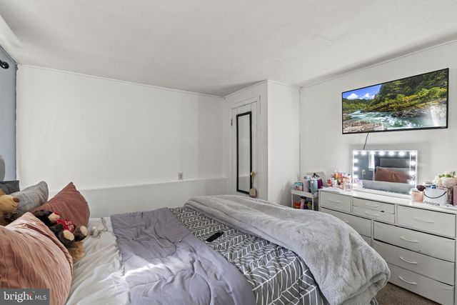 111 E HEMMINGS WAY, Lawnside, NJ 08045