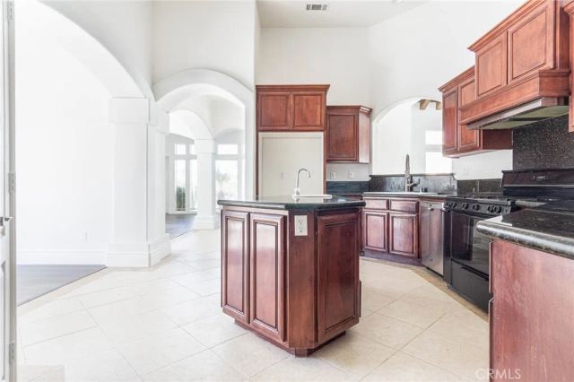 16233 Ridge View Drive, Apple Valley, CA 92307