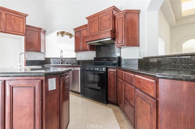 16233 Ridge View Drive, Apple Valley, CA 92307
