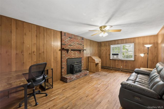 49 Old Town Lane, Huntington, NY 11743