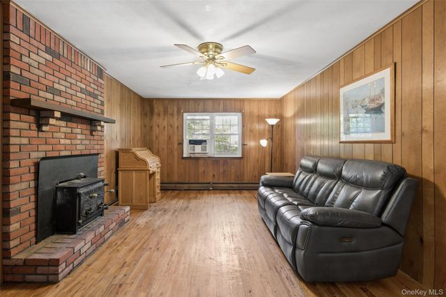 49 Old Town Lane, Huntington, NY 11743