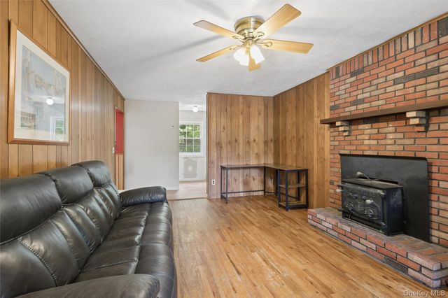 49 Old Town Lane, Huntington, NY 11743