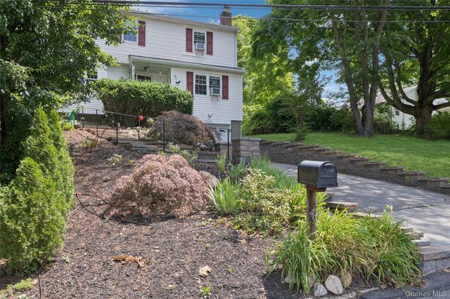 49 Old Town Lane, Huntington, NY 11743