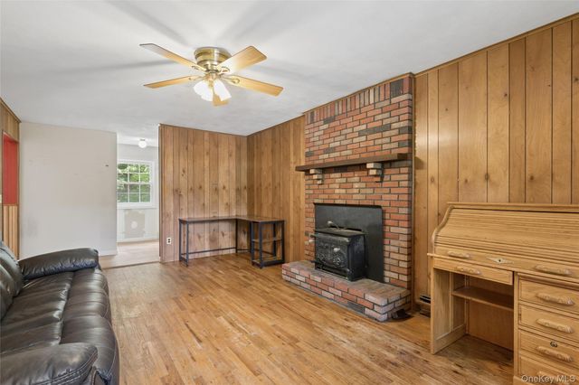 49 Old Town Lane, Huntington, NY 11743