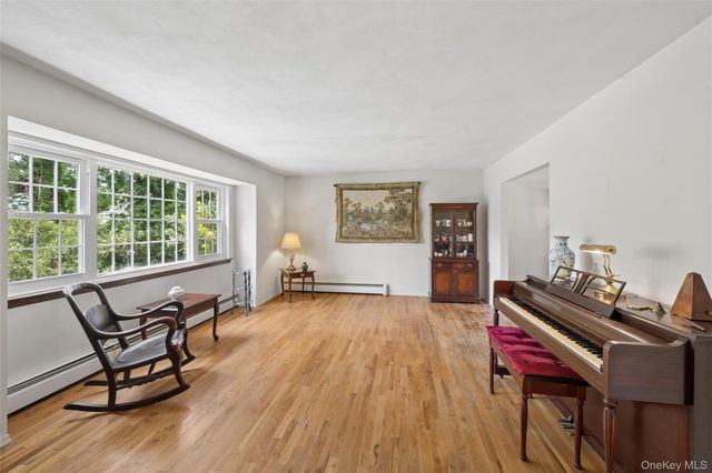 49 Old Town Lane, Huntington, NY 11743