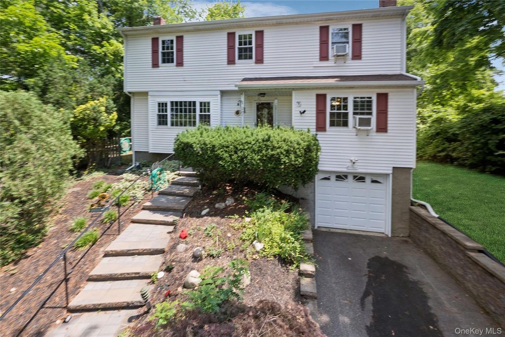 49 Old Town Lane, Huntington, NY 11743
