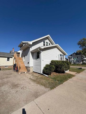 302 W LINCOLN AVENUE, Oshkosh, WI 54901