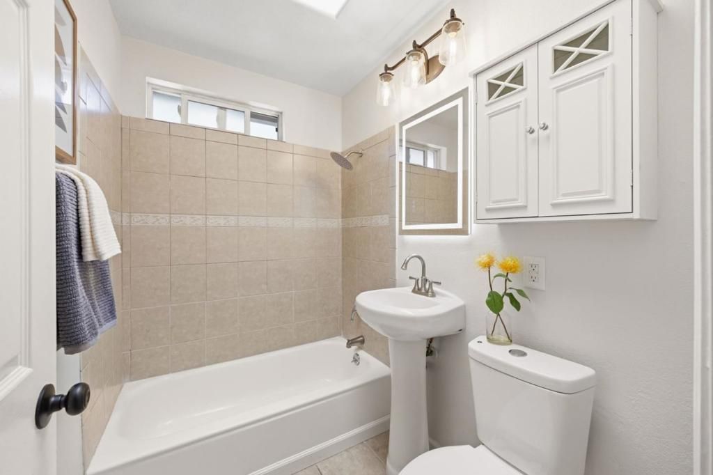Image 23 of property listing at 545 Rollins Road, Burlingame, CA 94010