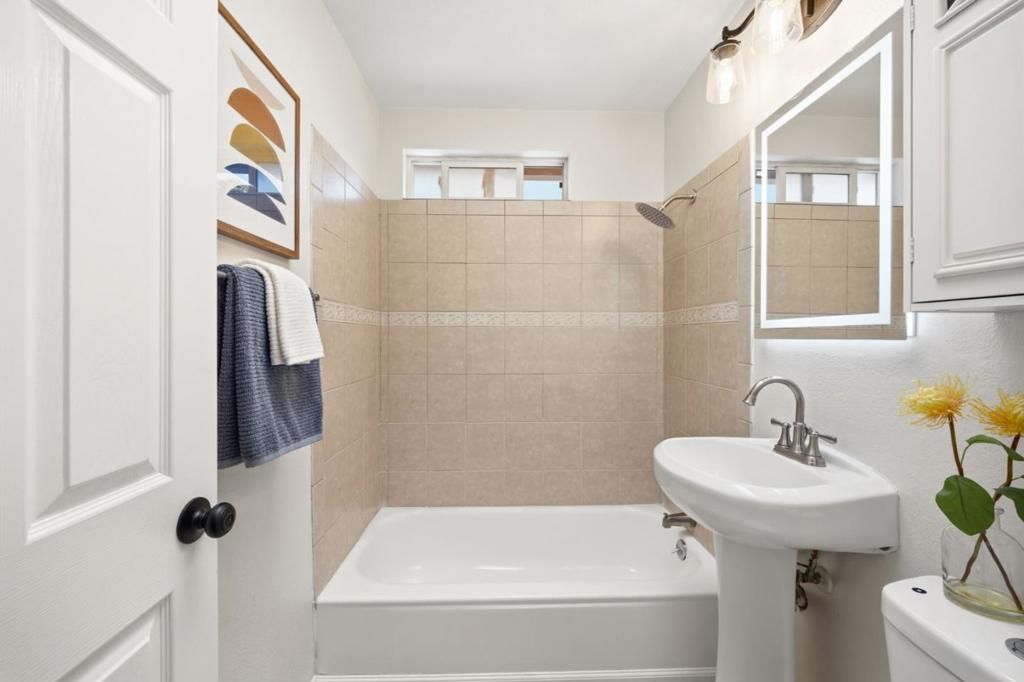Image 24 of property listing at 545 Rollins Road, Burlingame, CA 94010