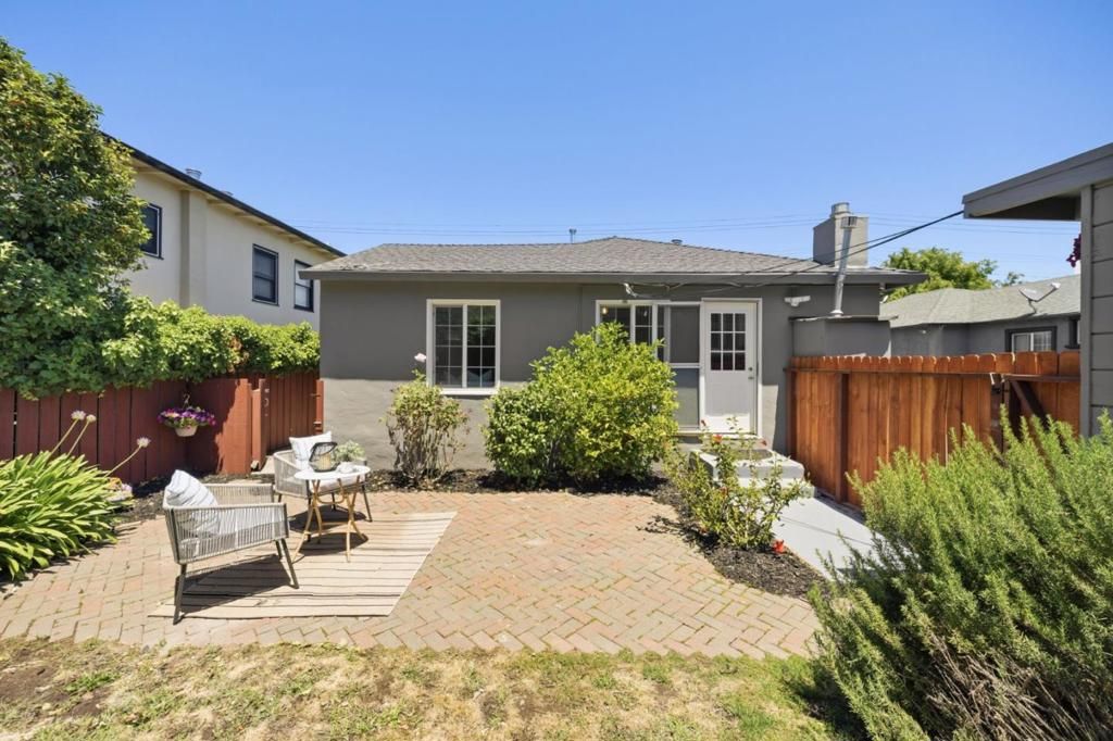 Image 26 of property listing at 545 Rollins Road, Burlingame, CA 94010