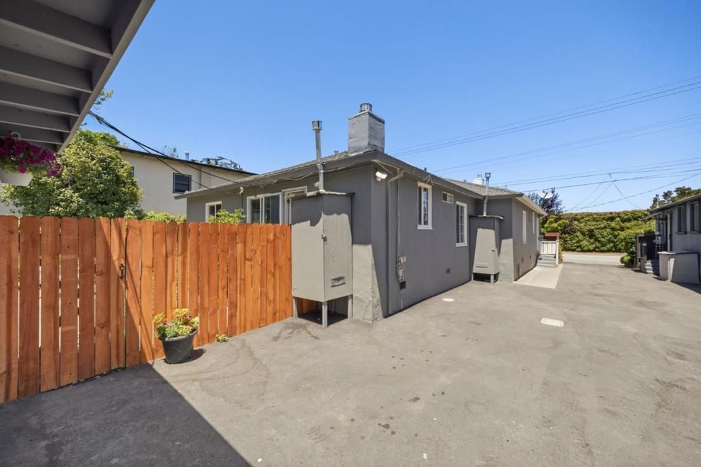 Image 30 of property listing at 545 Rollins Road, Burlingame, CA 94010