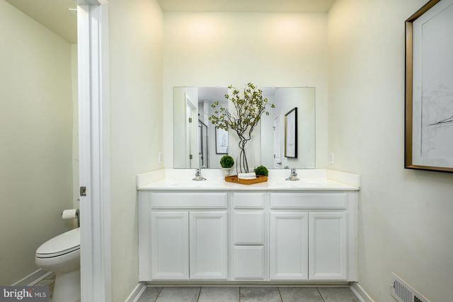 18 CHEPSTOW RD, New Egypt, NJ 08533