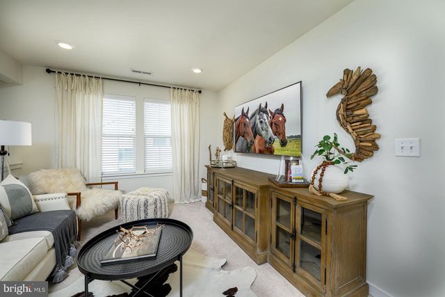 18 CHEPSTOW RD, New Egypt, NJ 08533