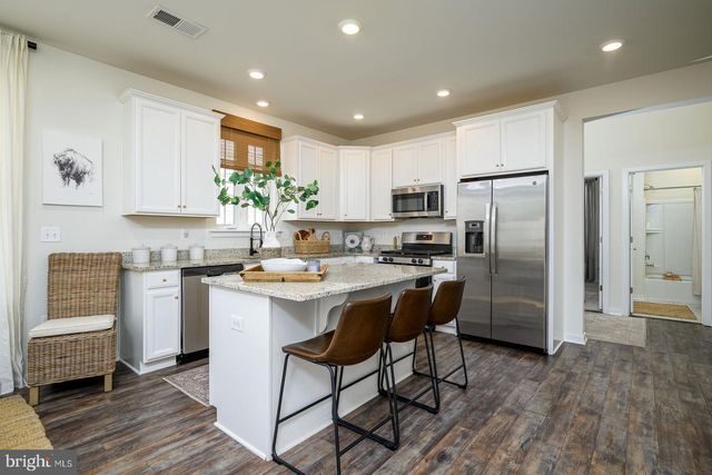 18 CHEPSTOW RD, New Egypt, NJ 08533