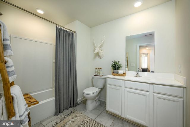 18 CHEPSTOW RD, New Egypt, NJ 08533