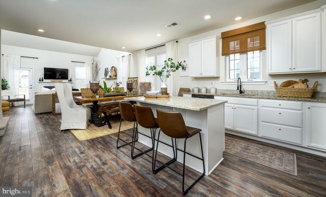 18 CHEPSTOW RD, New Egypt, NJ 08533