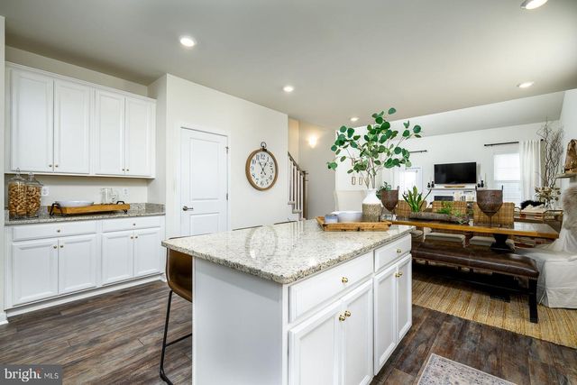 18 CHEPSTOW RD, New Egypt, NJ 08533