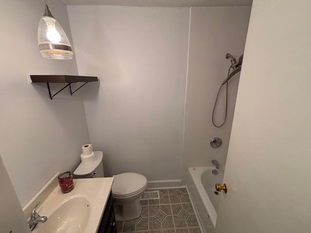 132 Meadowbrook Drive, Frankfort, KY 40601