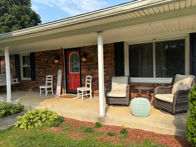132 Meadowbrook Drive, Frankfort, KY 40601