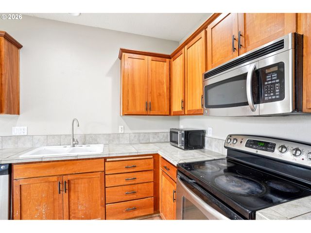 5005 Sw WENTWORTH Ter, Beaverton, OR 97078