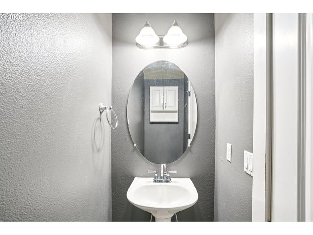 5005 Sw WENTWORTH Ter, Beaverton, OR 97078