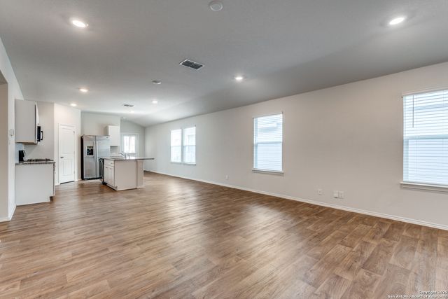 13103 Dolomar Parkway, St Hedwig, TX 78152