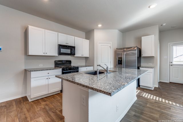 13103 Dolomar Parkway, St Hedwig, TX 78152