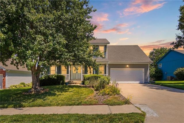 1204 Franklin Drive, Lee's Summit, MO 64064