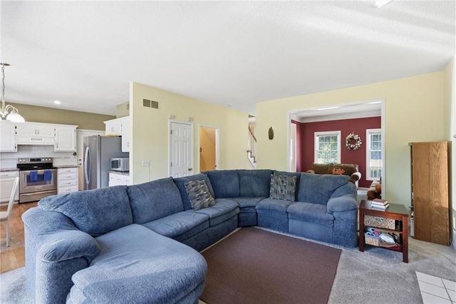 1204 Franklin Drive, Lee's Summit, MO 64064