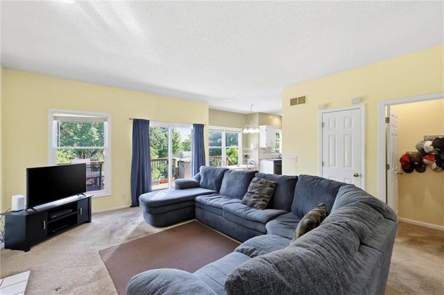 1204 Franklin Drive, Lee's Summit, MO 64064