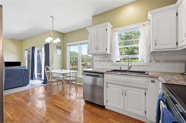 1204 Franklin Drive, Lee's Summit, MO 64064