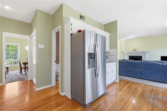 1204 Franklin Drive, Lee's Summit, MO 64064