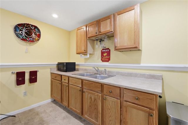 1204 Franklin Drive, Lee's Summit, MO 64064