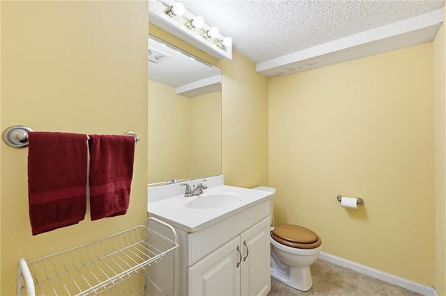 1204 Franklin Drive, Lee's Summit, MO 64064