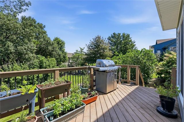 1204 Franklin Drive, Lee's Summit, MO 64064
