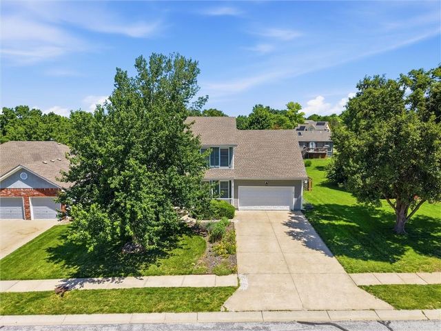 1204 Franklin Drive, Lee's Summit, MO 64064