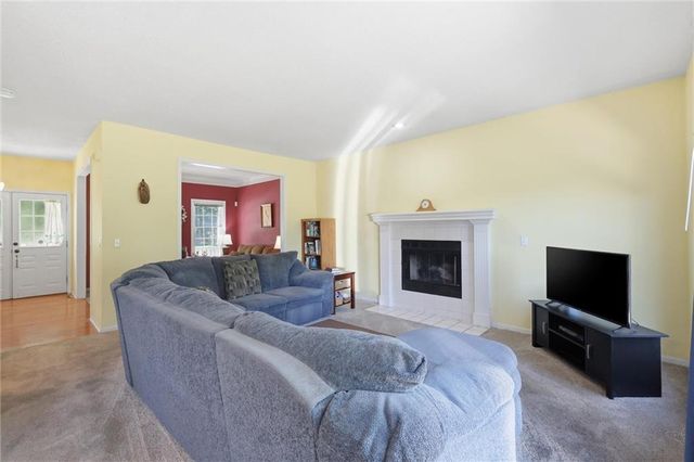 1204 Franklin Drive, Lee's Summit, MO 64064