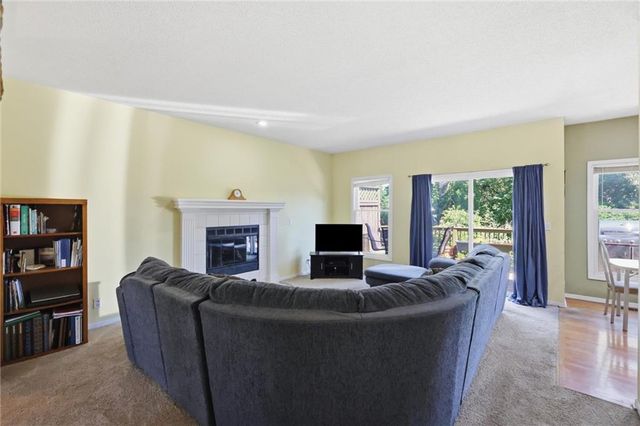 1204 Franklin Drive, Lee's Summit, MO 64064