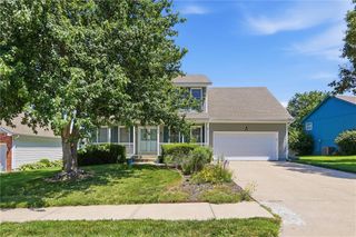 1204 Franklin Drive, Lee's Summit, MO 64064