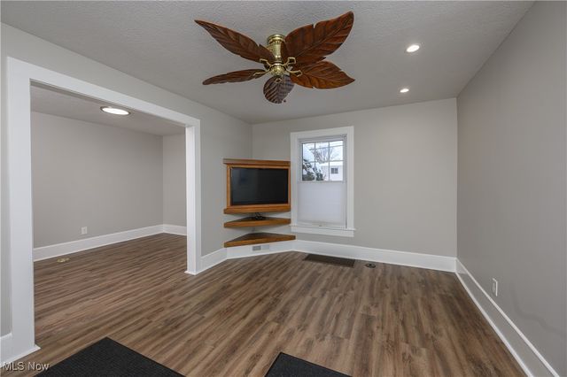 26 W Hiram Street, Barberton, OH 44203