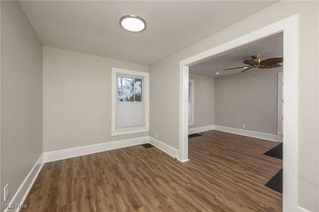 26 W Hiram Street, Barberton, OH 44203