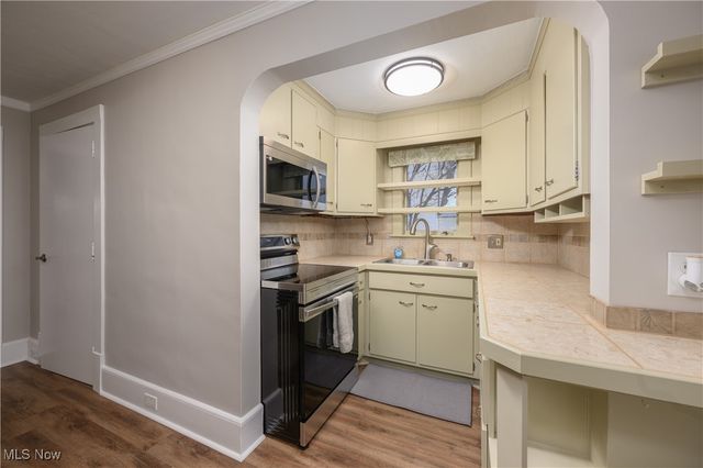 26 W Hiram Street, Barberton, OH 44203