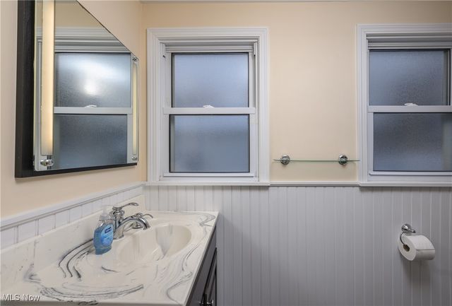 26 W Hiram Street, Barberton, OH 44203