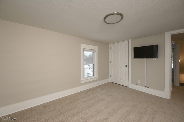 26 W Hiram Street, Barberton, OH 44203